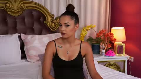 Snapshot of lexi_luna18 chatting on 07/17/26, 10:14 Luna online show from 07/17/26, 10:14