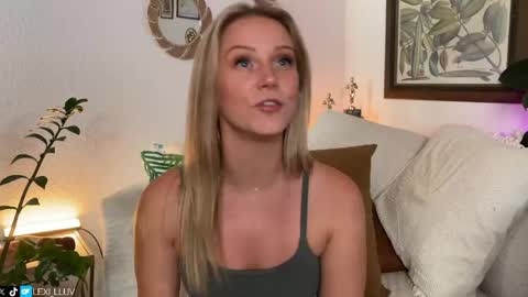 Lexi online show from 04/17/26, 11:52