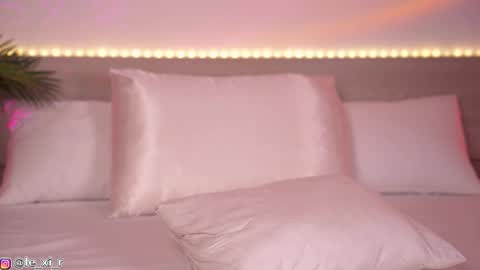 Lexi Reed online show from 10/12/25, 02:16