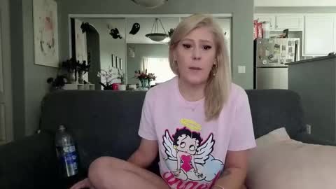 Lexi online show from 11/02/25, 05:48