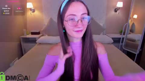 Snapshot of lexi_split chatting on 07/25/26, 12:31 Lexi GTM2 MonWedThurSatSun 1000am-400pm online show from 07/25/26, 12:31