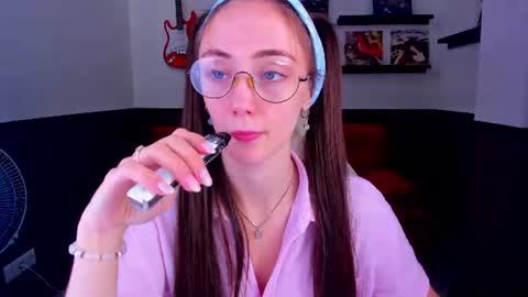 Snapshot of lexi_split chatting on 07/26/26, 02:20 Lexi GTM2 MonWedThurSatSun 1000am-400pm online show from 07/26/26, 02:20