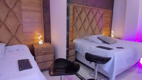 Snapshot of lexianddeker chatting on 10/15/25, 07:03 Lexi Derek online show from 10/15/25, 07:03