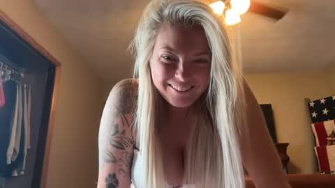 Lexi  online show from 06/24/26, 09:25