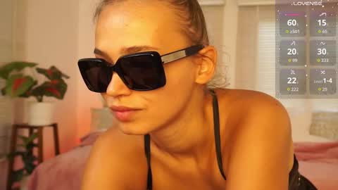 Snapshot of lexicoy_ chatting on 09/11/25, 09:42 Lexi  online show from 09/11/25, 09:42