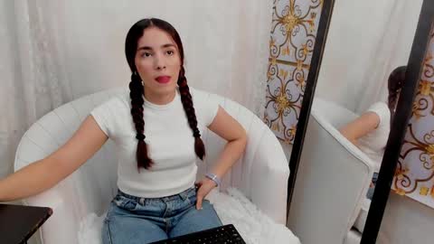 Snapshot of lexicutee chatting on 05/18/26, 07:09 LexiCutee online show from 05/18/26, 07:09