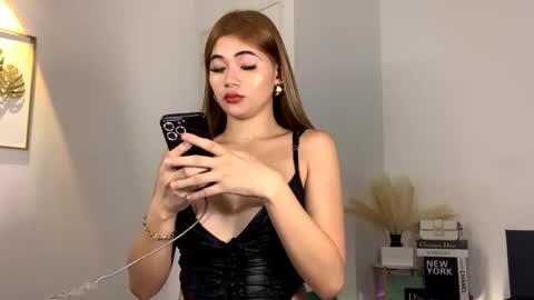 Snapshot of lexie_kinlley chatting on 06/07/26, 12:15 Lexie online show from 06/07/26, 12:15
