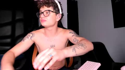 Snapshot of lexie_n_nate chatting on 02/20/25, 07:34 Lixie And Nte online show from 02/20/25, 07:34