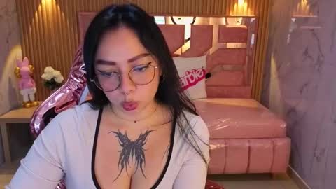 Lexie  online show from 11/21/25, 08:18