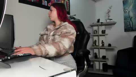 Snapshot of lexietaylor chatting on 06/10/26, 12:04 Lexie online show from 06/10/26, 12:04