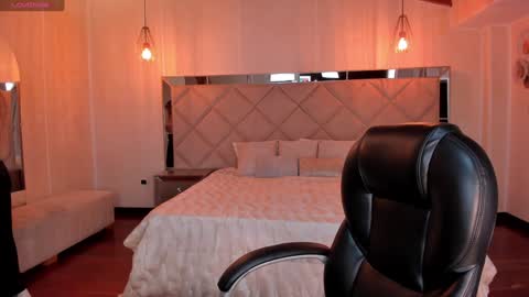 Lexie  online show from 12/23/24, 08:14