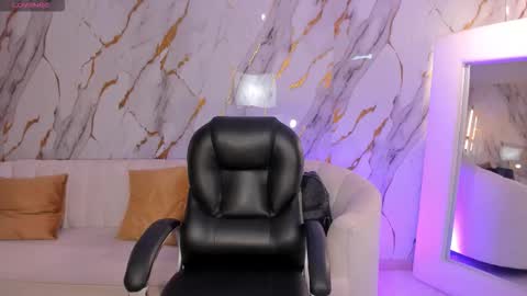 Lexie  online show from 02/11/26, 07:52