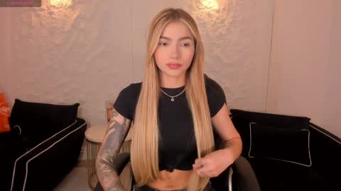 Lexie  online show from 04/05/26, 04:26