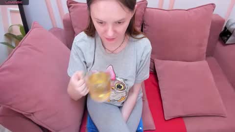 Lexi online show from 10/06/25, 06:33