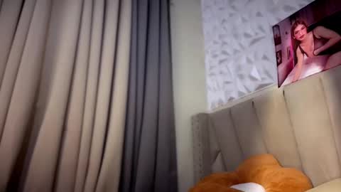 Naturaly Born Goddess  Ms. kendall  online show from 10/26/25, 07:20