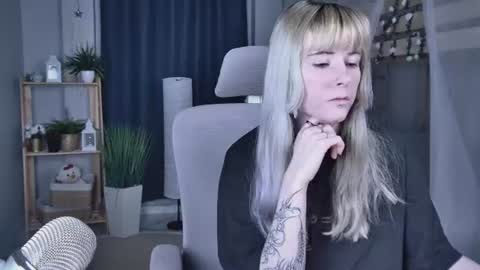 Snapshot of lexiwenford chatting on 06/15/26, 04:58 Lexi Wenford NO NUDE GODDESS online show from 06/15/26, 04:58