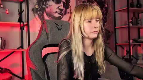 Snapshot of lexiwenford chatting on 06/22/26, 04:20 Lexi Wenford NO NUDE GODDESS online show from 06/22/26, 04:20