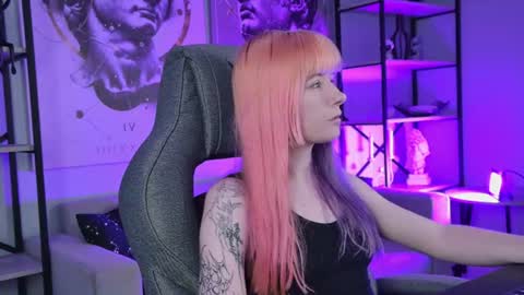 Snapshot of lexiwenford chatting on 07/22/26, 04:15 Lexi Wenford NO NUDE GODDESS online show from 07/22/26, 04:15