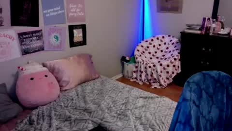 lexwyoex online show from 12/21/25, 02:02