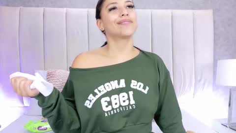 lexxi_gb online show from 10/14/25, 04:02