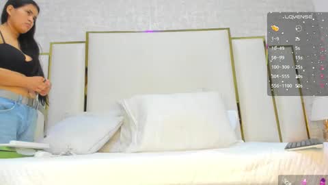 lexy and mia online show from 09/14/25, 02:54