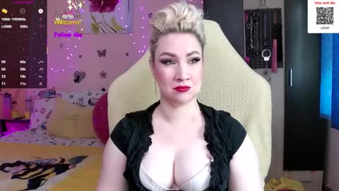 Snapshot of lexygold chatting on 10/19/25, 12:28 Lexy online show from 10/19/25, 12:28