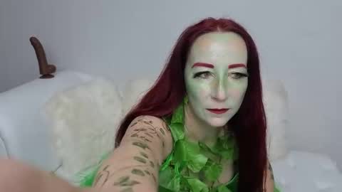 Snapshot of lexyleaf420 chatting on 10/31/25, 11:39 Lexy online show from 10/31/25, 11:39