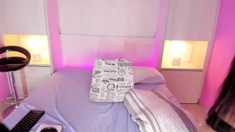 Snapshot of lexyquinn_ chatting on 03/04/25, 08:16 L I A online show from 03/04/25, 08:16