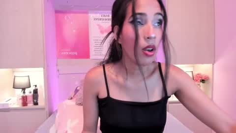 Snapshot of lexyquinn_ chatting on 09/25/25, 04:16 L I A online show from 09/25/25, 04:16