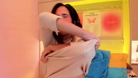 Snapshot of lexyquinn_ chatting on 10/28/25, 04:16 L I A online show from 10/28/25, 04:16