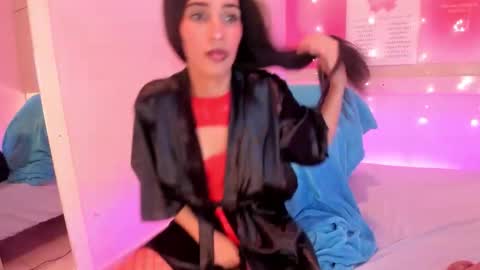 Snapshot of lexyquinn_ chatting on 10/30/25, 04:25 L I A online show from 10/30/25, 04:25