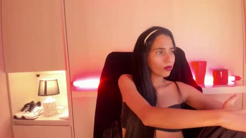 L I A  online show from 02/05/26, 04:17