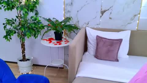 Snapshot of leyaatwood chatting on 02/14/26, 05:26 leyaatwood online show from 02/14/26, 05:26