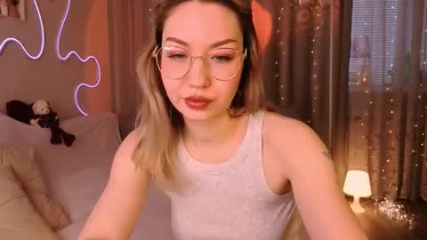 Lily online show from 03/10/26, 01:54