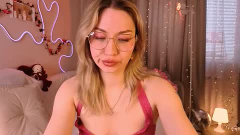 Lily online show from 03/19/26, 03:43