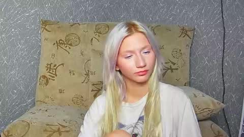 Snapshot of leyasaolee chatting on 09/15/25, 09:09 Leya online show from 09/15/25, 09:09