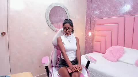 Leyla online show from 12/30/24, 12:20