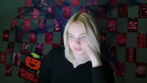 Leyla online show from 10/03/25, 06:10