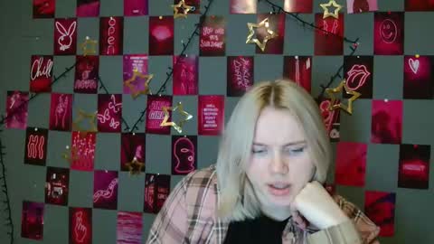 Leyla online show from 12/16/25, 07:13