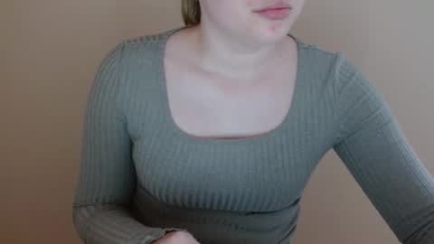 Snapshot of leyla_le chatting on 05/08/26, 06:30 Leyla online show from 05/08/26, 06:30