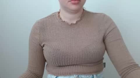 Snapshot of leyla_le chatting on 05/18/26, 06:08 Leyla online show from 05/18/26, 06:08