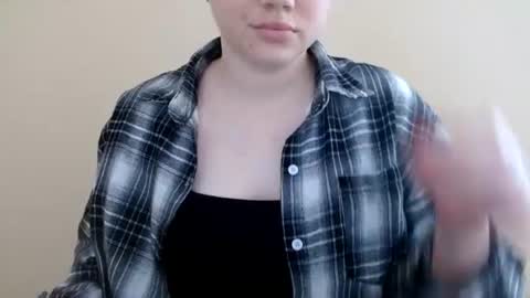 Snapshot of leyla_le chatting on 06/19/26, 06:07 Leyla online show from 06/19/26, 06:07