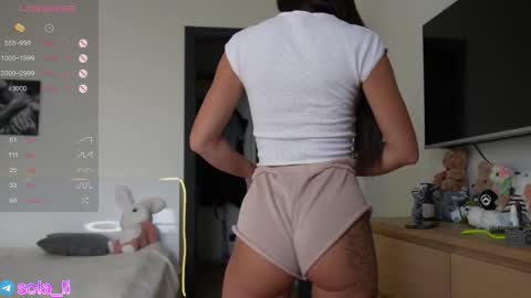 Leyla ly Ill be here Tuesday Thursday Friday Saturday Sunday online show from 10/16/25, 04:02