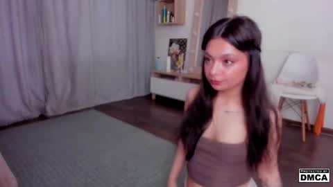 Snapshot of leyla_tyler chatting on 11/17/25, 09:48 Leyla online show from 11/17/25, 09:48