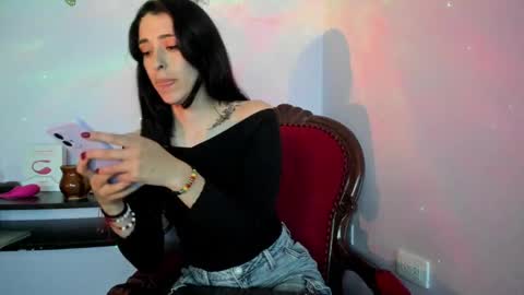 Leyna online show from 02/25/25, 12:03