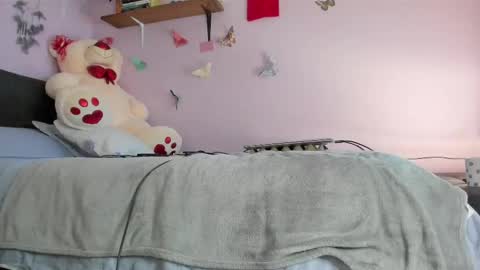 Leyna online show from 10/27/25, 06:23