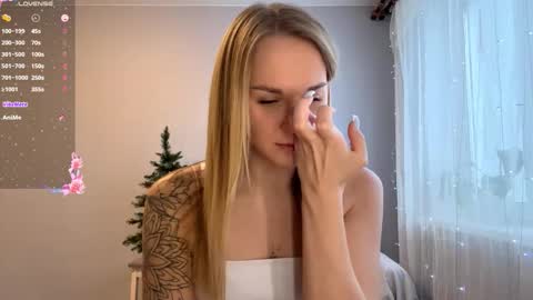 Mia online show from 01/14/26, 12:44