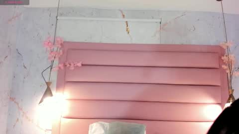 LEZY online show from 09/15/25, 07:36