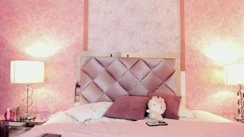 LEZY online show from 10/31/25, 07:37