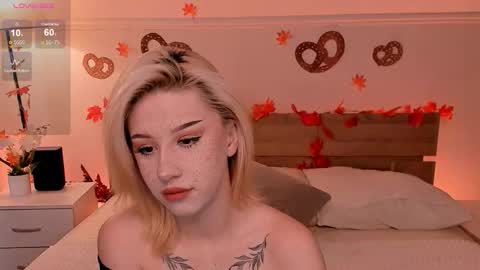 Snapshot of lezy_liza chatting on 09/19/25, 03:52 Lisa online show from 09/19/25, 03:52